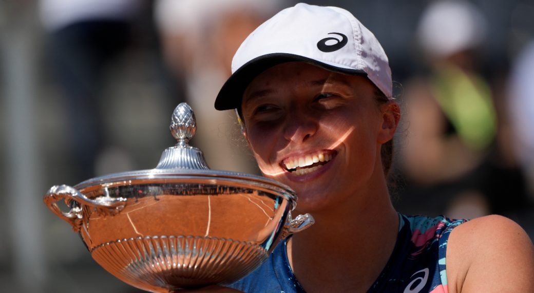 Tennis: Tennis-WTA defends late start to Italian Open women's final