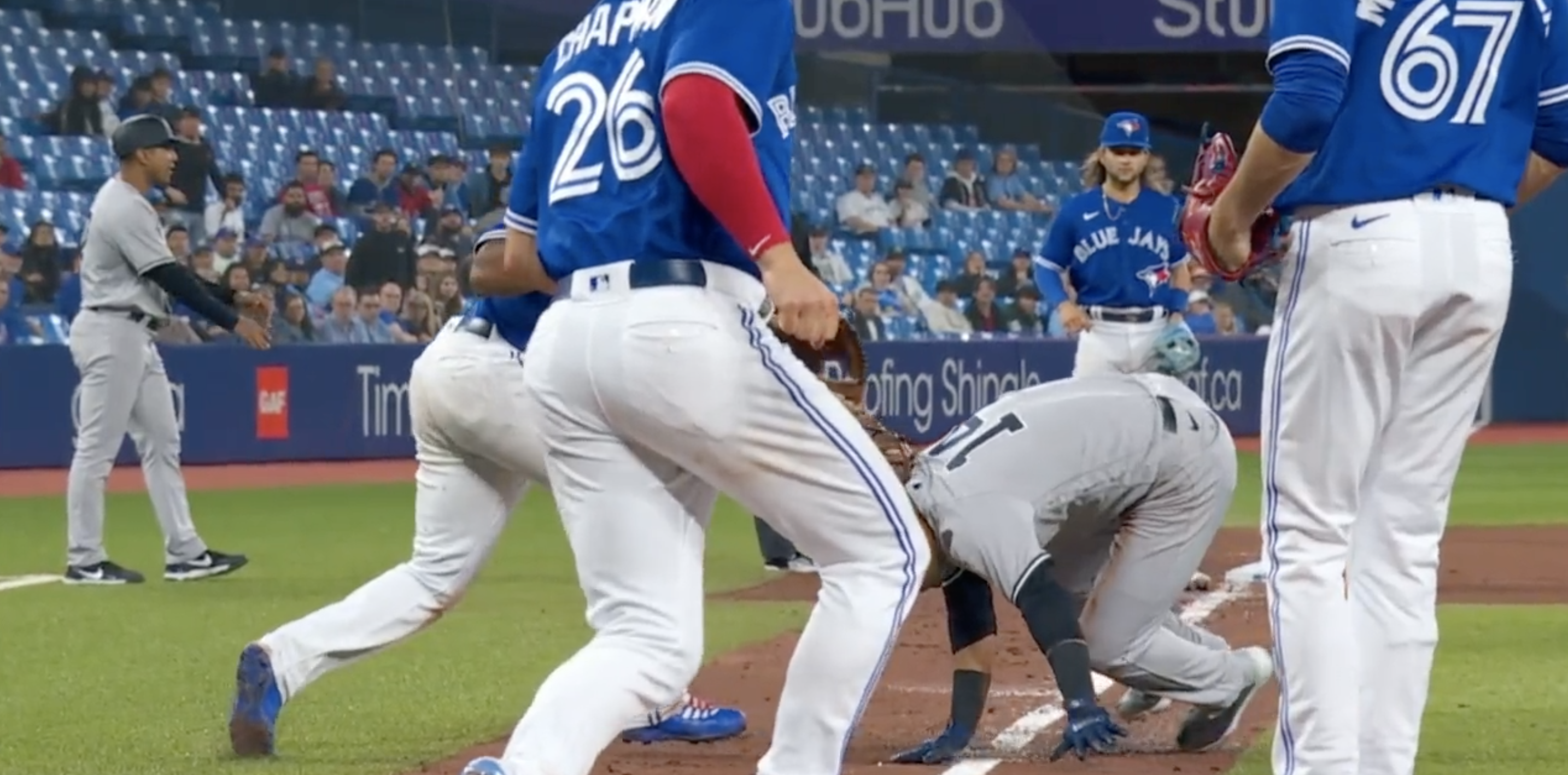 Marwin Gonzalez starts for Yankees against Blue Jays