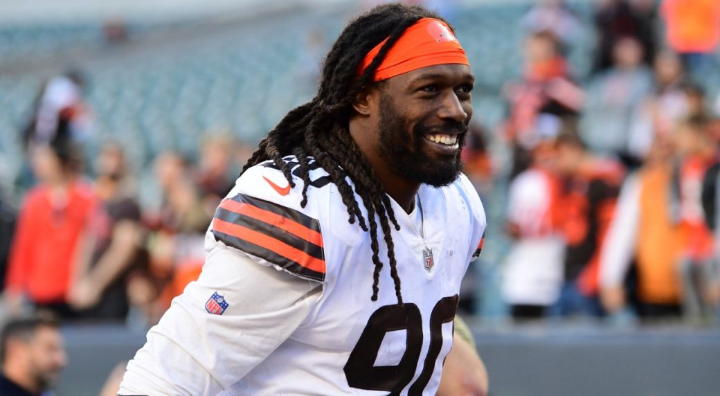 AP source: Browns restructure Watson deal for free agency