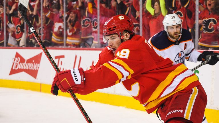 Matthew Tkachuk #19 of the Calgary Flames celebrates after scoring against the Edmonton Oilers during the third period of Game One of the Second Round of the 2022 Stanley Cup Playoffs at Scotiabank Saddledome on May 18, 2022 in Calgary, Alberta, Canada. (Photo by Derek Leung/Getty Images)