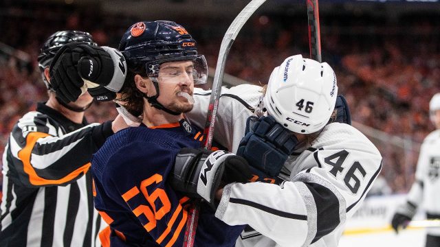 Player grades: Mike Smith's blunder key play in Edmonton Oilers loss to Los  Angeles Kings.