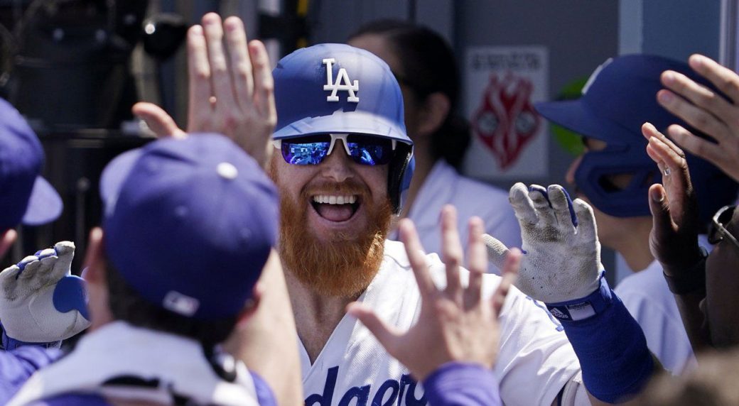 Justin Turner's go-ahead double helps Red Sox erase 3-run deficit