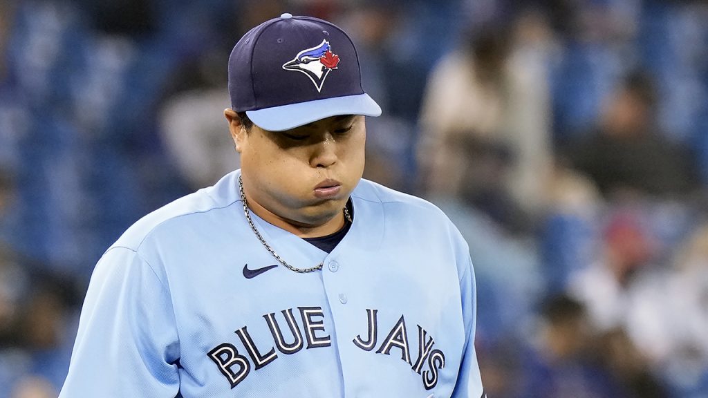 Has Hyun Jin Ryu earned another contract with the Blue Jays in 2024?