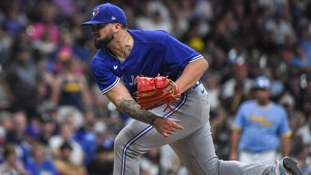 Kirk exits early with bruised hand after 4-hit night in Blue Jays' rout of  Brewers