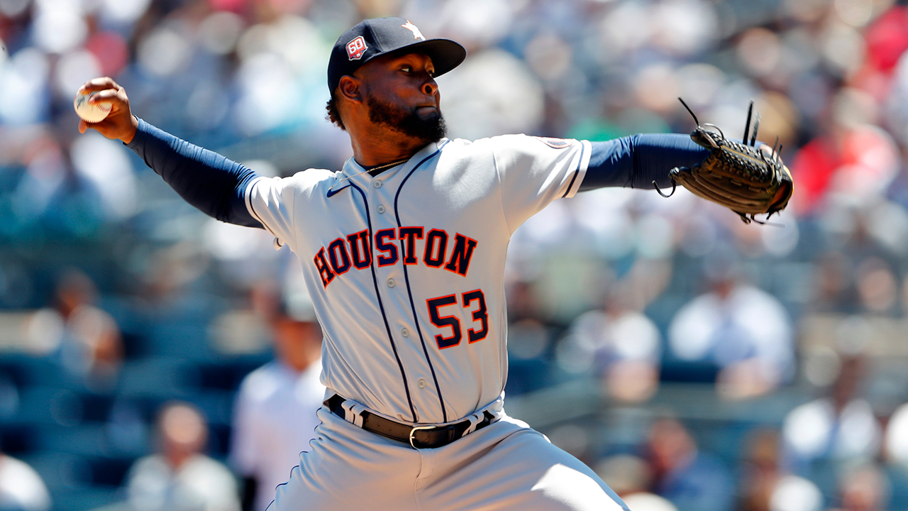 Astros reliever Ryan Pressly throws bullpen session