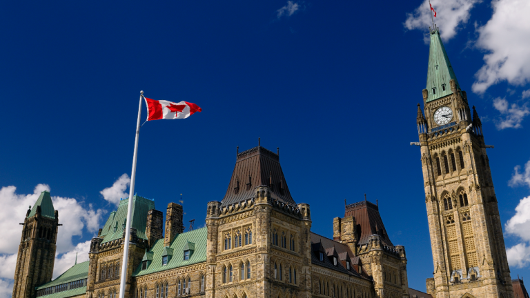 Ottawa Parliament Buildings Centre Block with Peace Tower and Canadian flag. (CP/file)