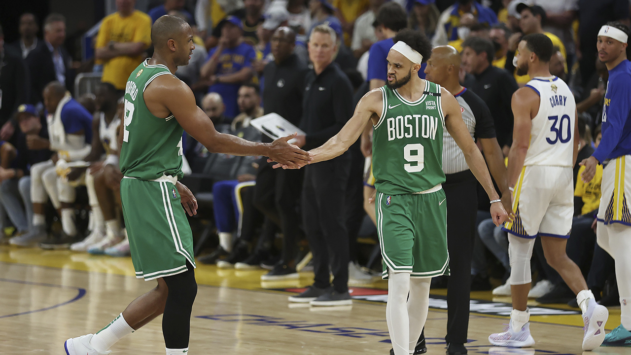 Celtics make 4th-quarter comeback to win Game 1 of the NBA Finals