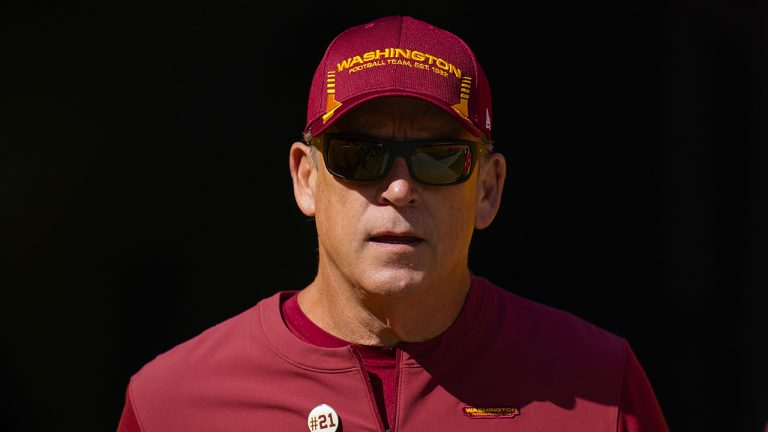 Washington Football Team defensive coordinator Jack Del Rio takes the field prior to the start of the first half of an NFL football game against the Kansas City Chiefs. (Patrick Semansky/AP)