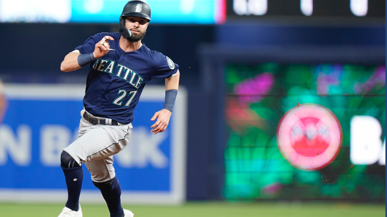 I'm a Mariner now': Outfielder Jesse Winker embraces trade to Seattle