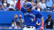 Blue Jays homer three times, beat White Sox to extend win streak to seven