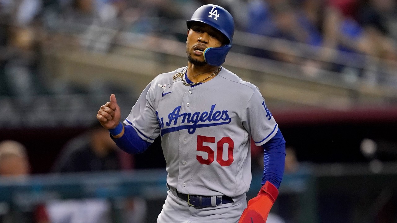 Dodgers roster: Mookie Betts to IL, Zach McKinstry back from