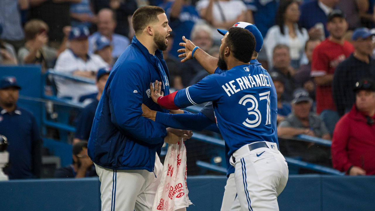 Blue Jays' Kirk a hard-hitting 'pain in the neck