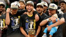 Sports world explodes with praise for Curry after MVP performance