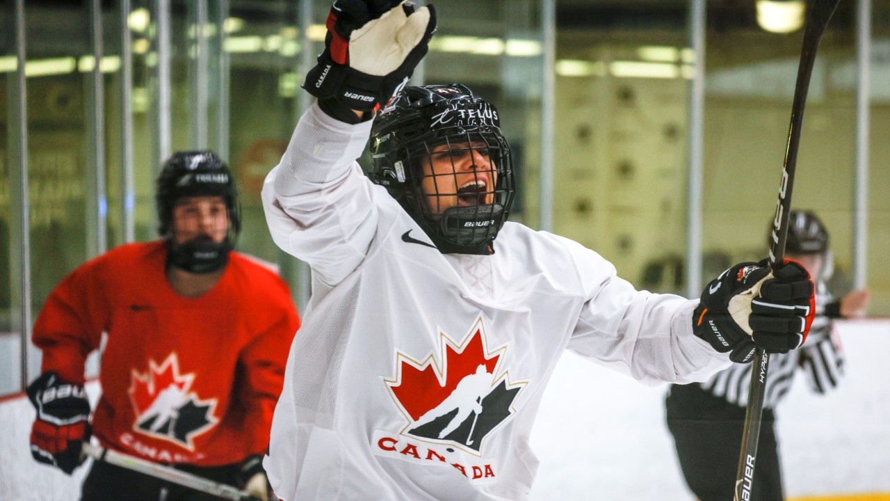 Canada Holds On To Beat U S For Gold In U18 Women S Hockey Final Sportsnet Ca