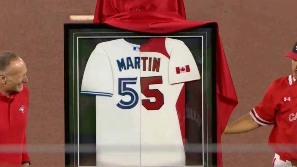Russell Martin bids farewell to Blue Jays fans after retiring in May 