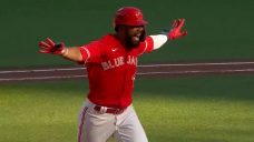 Gotta See It: Hernandez caps off Blue Jays comeback with walk-off RBI single