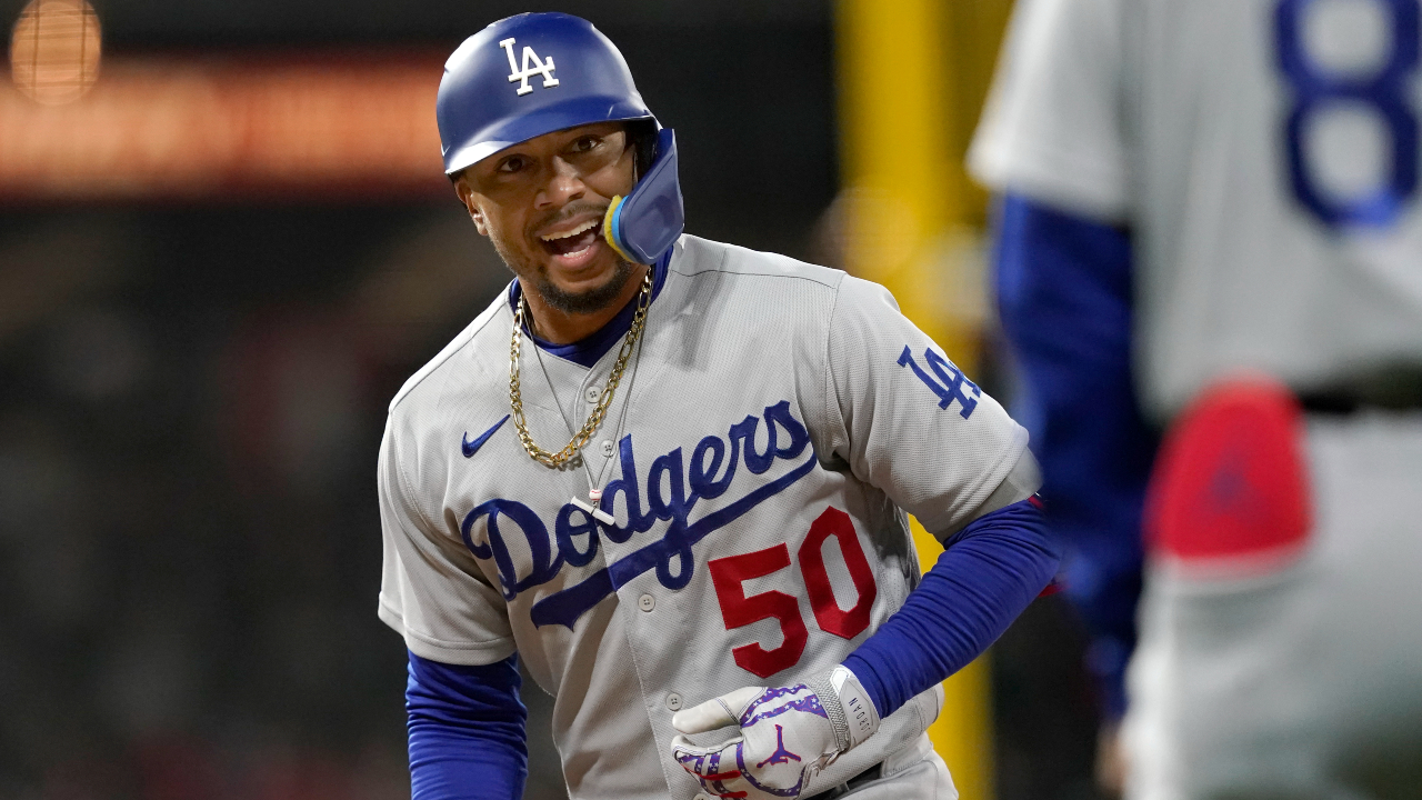 Mookie Betts activated off injured list, starts in RF for Dodgers