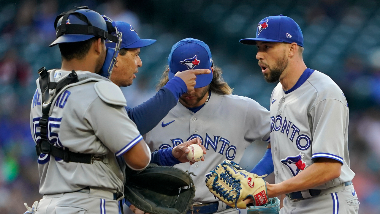 Mariners sweep the Blue Jays powered by Carlos Santana's two home