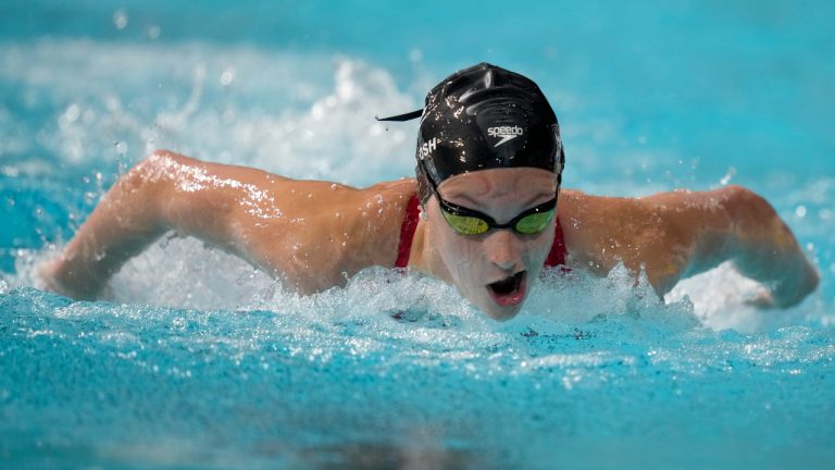 Summer McIntosh of Canada competes in the Women's 400m Individual Medley heat during the swimming at the Commonwealth Games in Sandwell Aquatics Centre in Birmingham, England. (Kirsty Wigglesworth/AP)