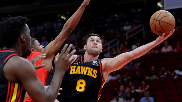 Former Atlanta Hawks forward Danilo Gallinari (8) is reportedly joining the Boston Celtics. (Michael Wyke/AP)