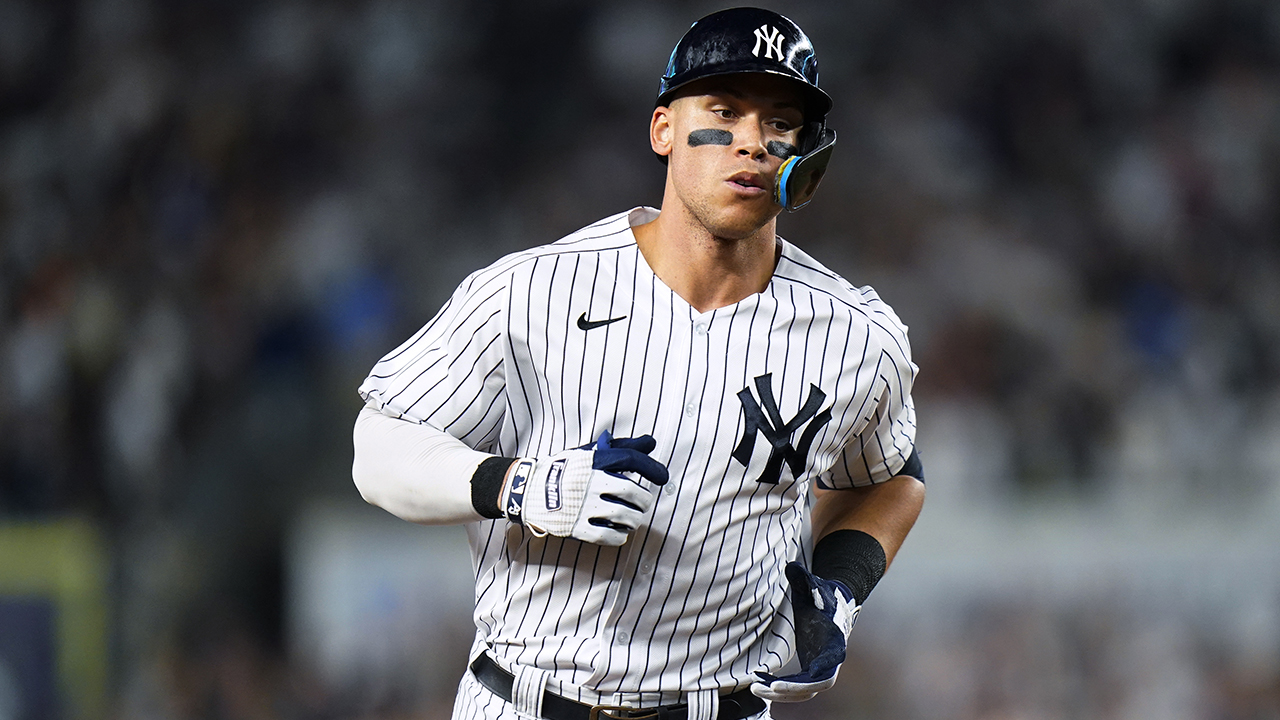 Aaron Judge hits a GRAND SLAM for HR No. 30 🔥‼️ @brwalkoff