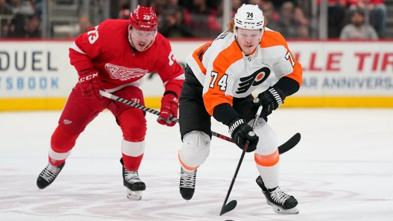 Philadelphia Flyers right wing Owen Tippett (74) has signed a new two-year contract. (Paul Sancya/AP)