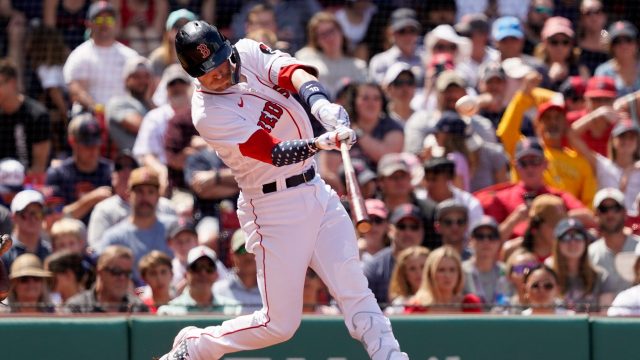 Whitlock pitches Red Sox over Yanks 3-2 in rivals' 1st meeting