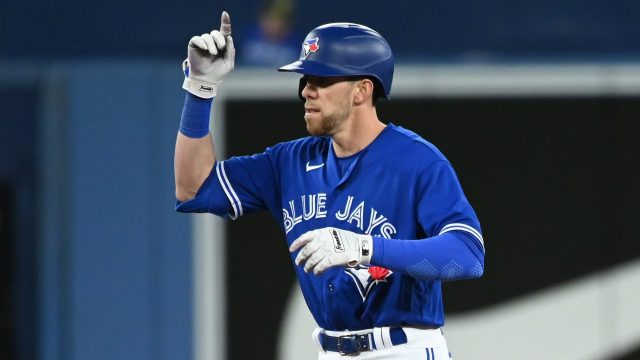 Blue Jays' Hernandez returns, will play RF against Cubs