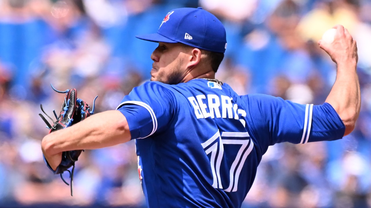 MLB Rumors: Jose Berrios, Toronto Blue Jays agree to contract extension,  per reports - Lone Star Ball