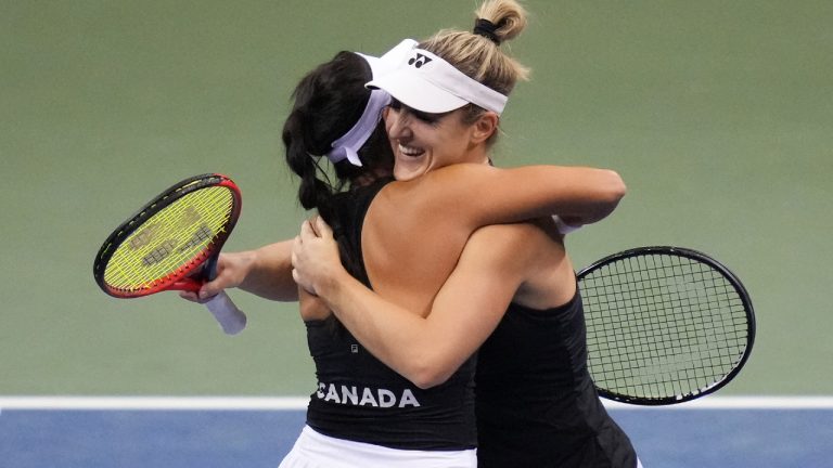 Canada's Gabriela Dabrowski, right. (Darryl Dyck/CP)