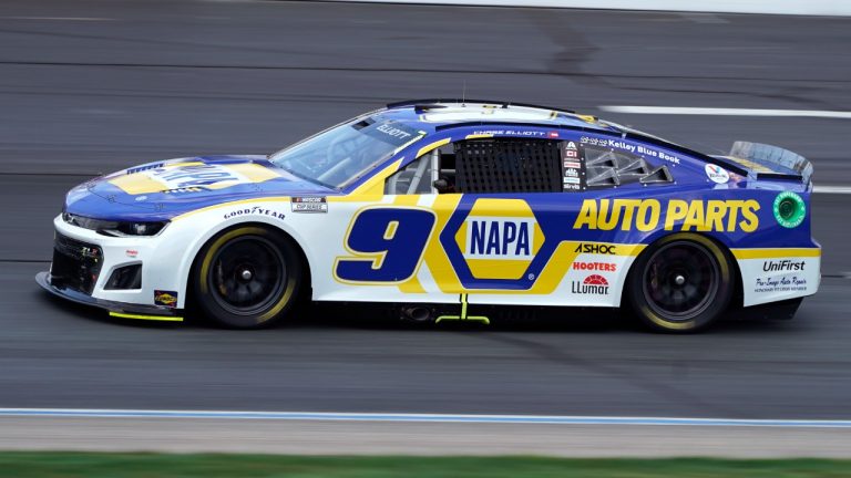 Chase Elliott steers into Turn 4 during a NASCAR Cup Series auto race at the New Hampshire Motor Speedway, Sunday, July 17, 2022, in Loudon, N.H. (Charles Krupa/AP)