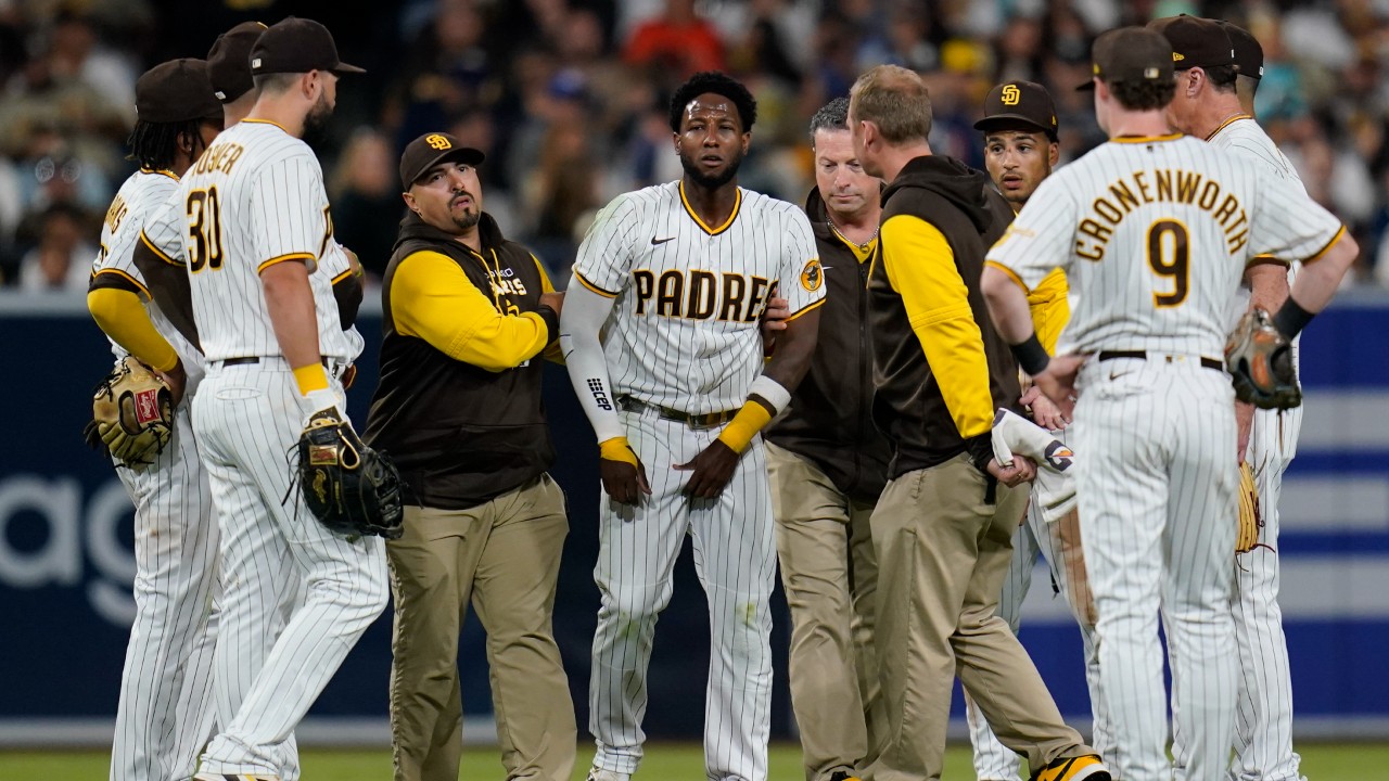 Padres' Jurickson Profar collapses after collision, has concussion