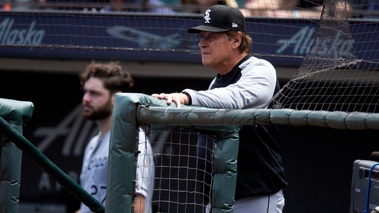 White Sox manager La Russa cleared for Stewart's ceremony