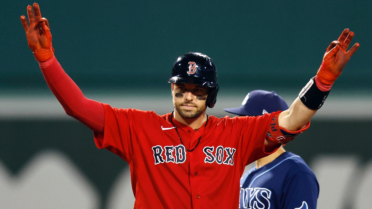 Boston Red Sox's Xander Bogaerts on spiking bat after homer: 'I