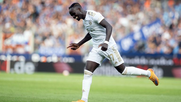 Sadio Mane of Bayern Munich celebrates his side's fourth goal during a German Bundesliga soccer match between VfL Bochum and Bayern Munich in Bochum, Germany, Sunday, Aug.21, 2022. (Bernd Thissen/dpa via AP)