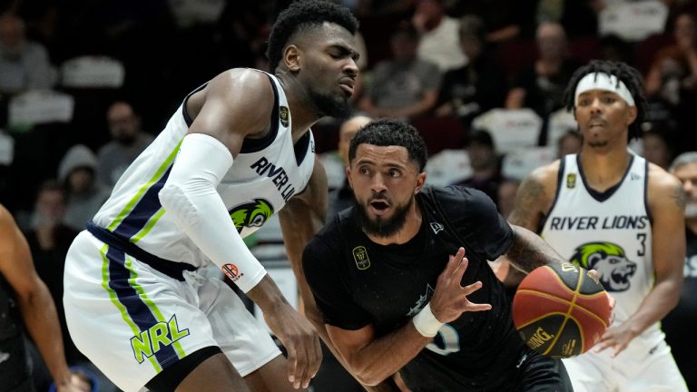 Scarborough Shooting Stars guard Jalen Harris drives to the net past Niagara River Lions forward EJ Onu during semi-final action the at the CEBL championships , Friday, August 12, 2022 in Ottawa. The Scarborough Shooting Stars defeated the Niagara River Lions to advance to the championship final. (Adrian Wyld/CP)