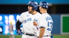 Blue Jays&#8217; Springer exits game vs. White Sox with hand contusion, X-rays negative