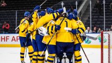 Sweden, Finland advance to World Junior semifinals