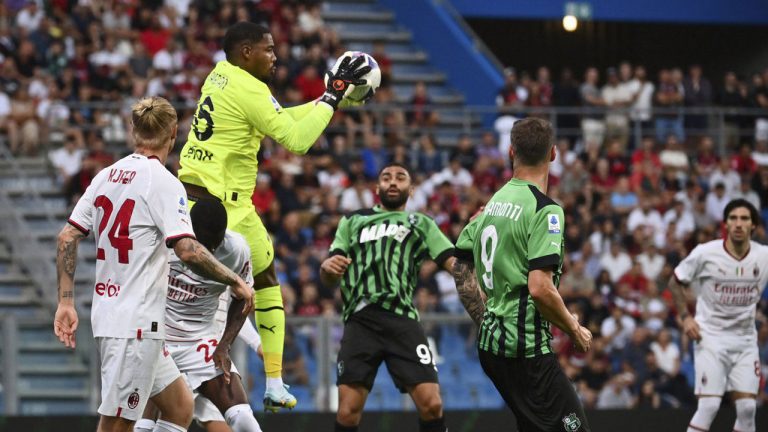 Milan's goalkeeper Mike Maignan in action during the Serie A soccer match between Sassuolo and Milan at Mapei Stadium. (Massimo Paolone/AP)
