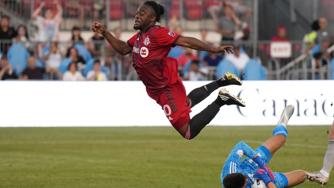 TFC loans forward Akinola to Earthquakes, gets international roster spot in return 