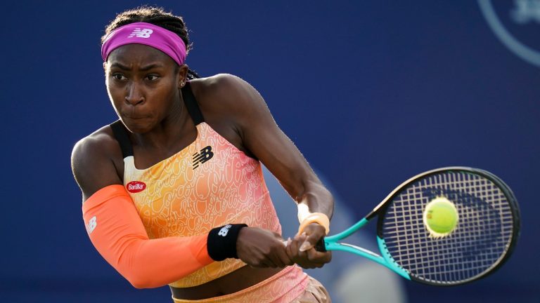 Coco Gauff, of the United States, hits a return to Naomi Osaka, of Japan, at the Mubadala Silicon Valley Classic tennis tournament in San Jose, Calif., Thursday, Aug. 4, 2022. (Godofredo A. Vasquez/AP)