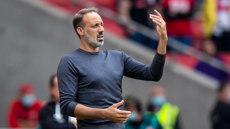 Stuttgart manager Pellegrino Matarazzo.(Tom Weller/dpa via AP)