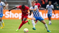 Bundesliga Roundup: Hertha fans sing despite only drawing with Frankfurt