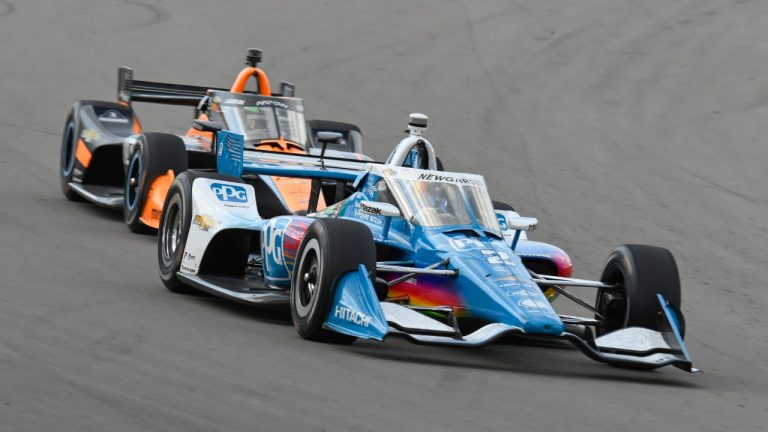 Josef Newgarden (2) enters turn 1 during an IndyCar auto race at World Wide Technology Raceway, Saturday, Aug. 20, 2022, in Madison, Ill. (Joe Puetz/AP)