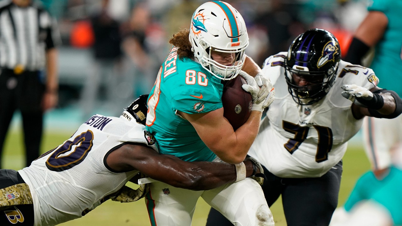 Dolphins Trade TE Adam Shaheen To Texans