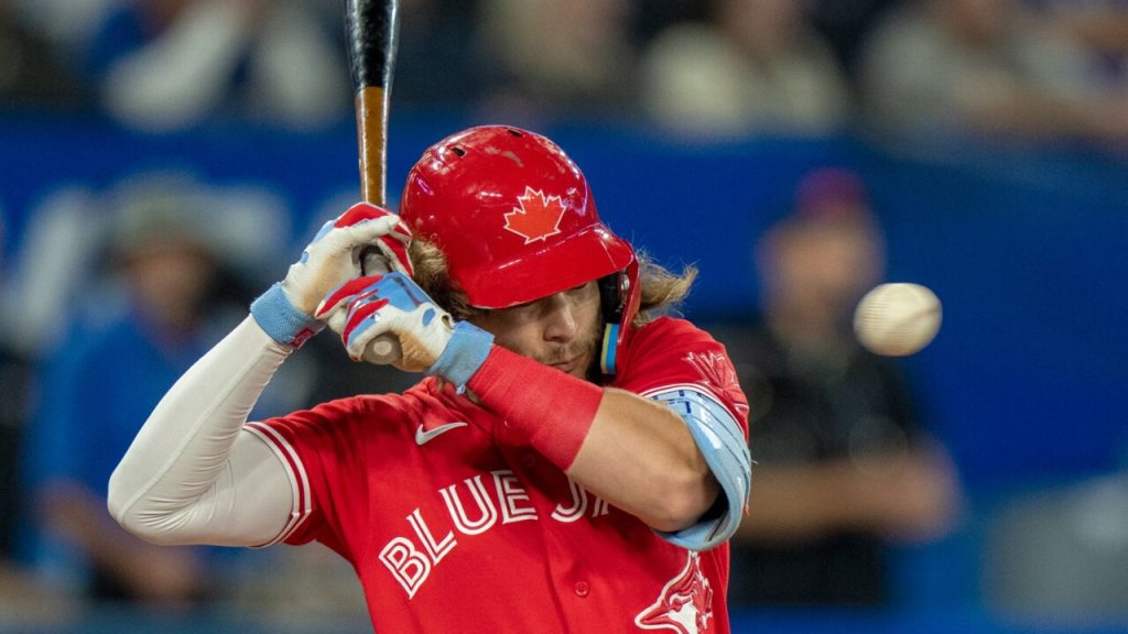 Highlight] Bo Bichette knocks out one of his prettiest opposite field home  runs of the season in the first inning against the Twins. The two-run shot  gives him 26 homers and 97