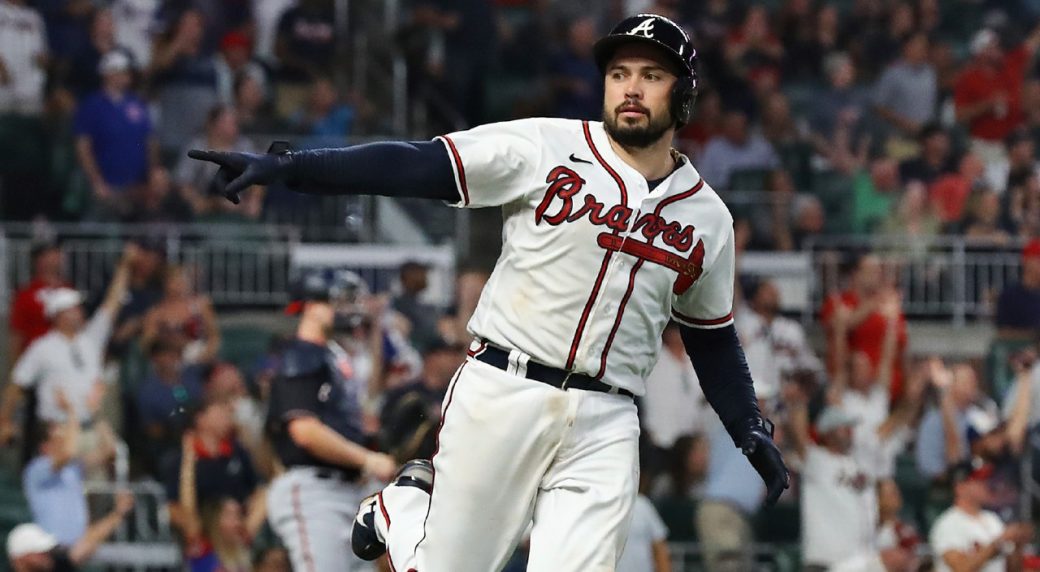 Braves power to 6-1 win over D-backs, maintain NL East lead - The