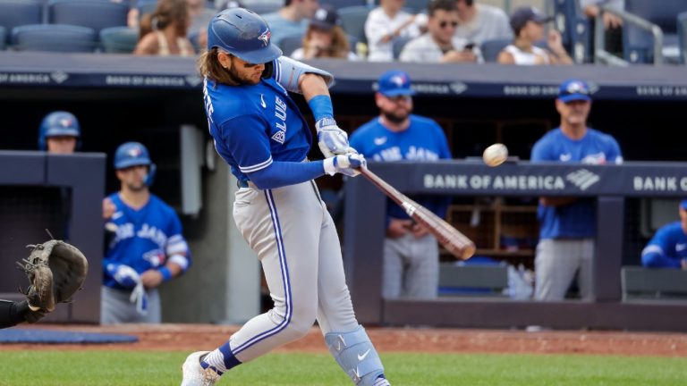 Toronto Blue Jays Bo Bichette hits a single during the seventh inning of a baseball game against the New York Yankees, Sunday, Aug. 21, 2022, in New York. (Corey Sipkin/AP)