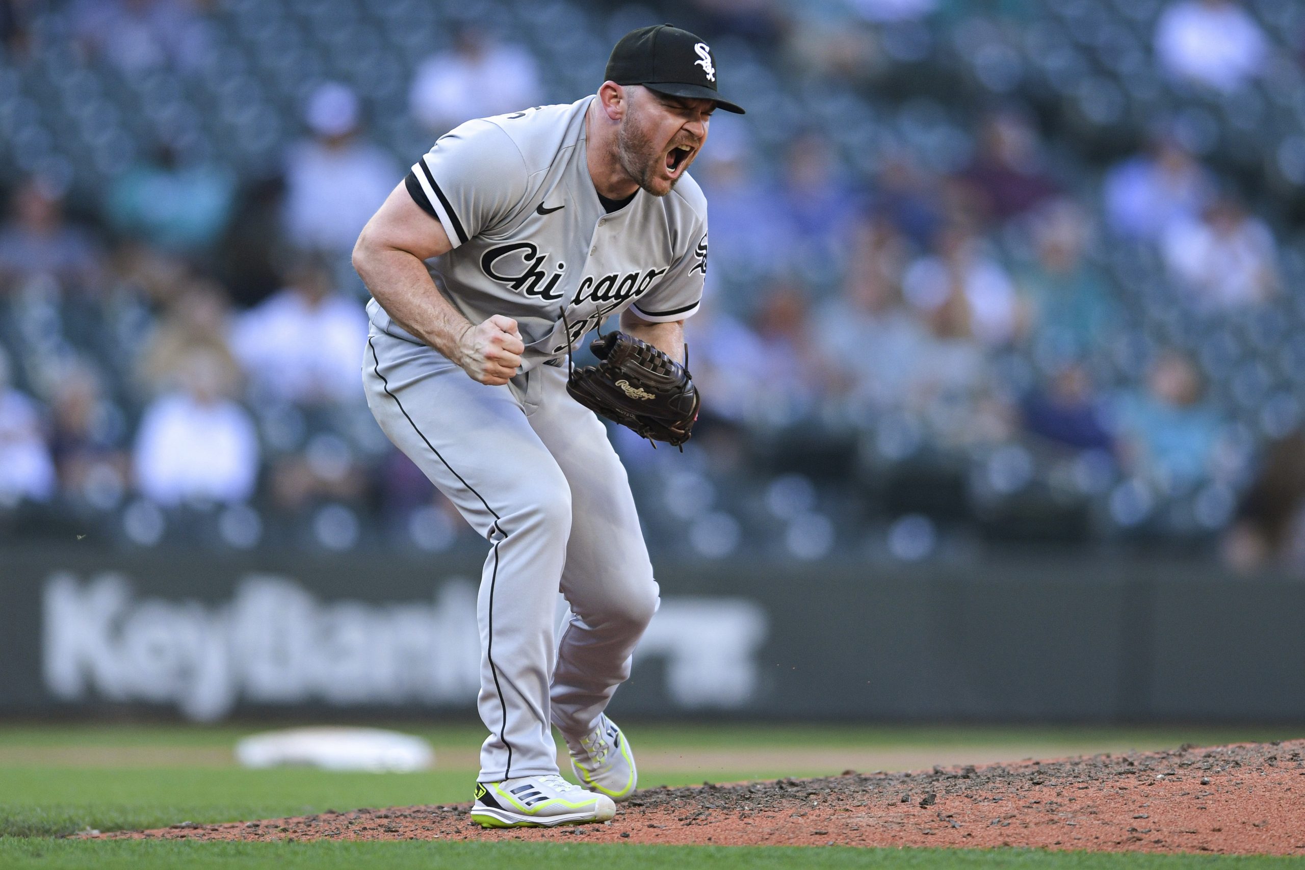 Mariners fall to White Sox for 3rd straight spring loss