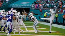 NFL Sunday Roundup: Dolphins survive &#8216;butt punt&#8217;; Colts stun Chiefs